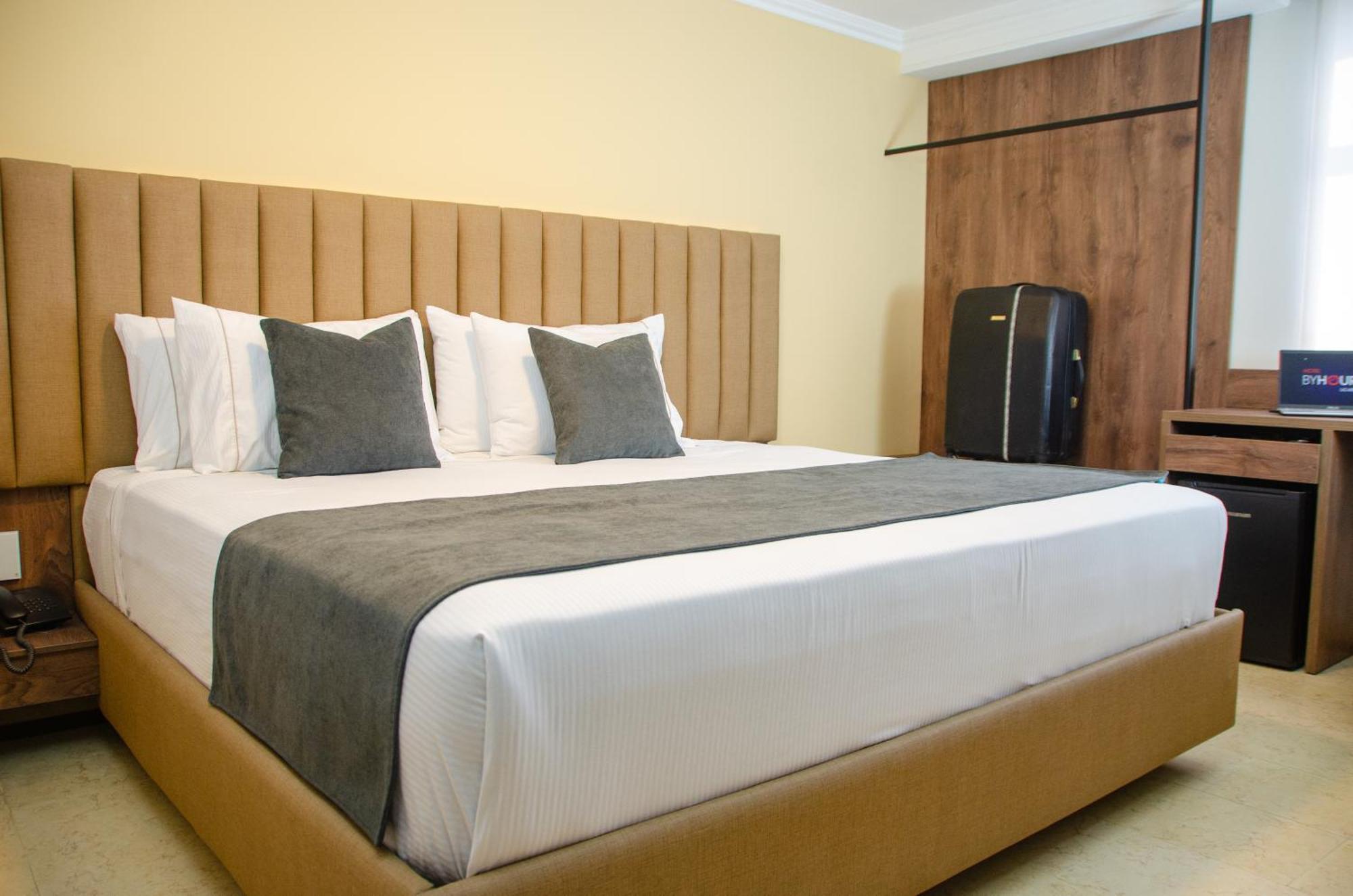 Hotel Byhours Las Americas (Adults Only) Bogota Exterior photo
