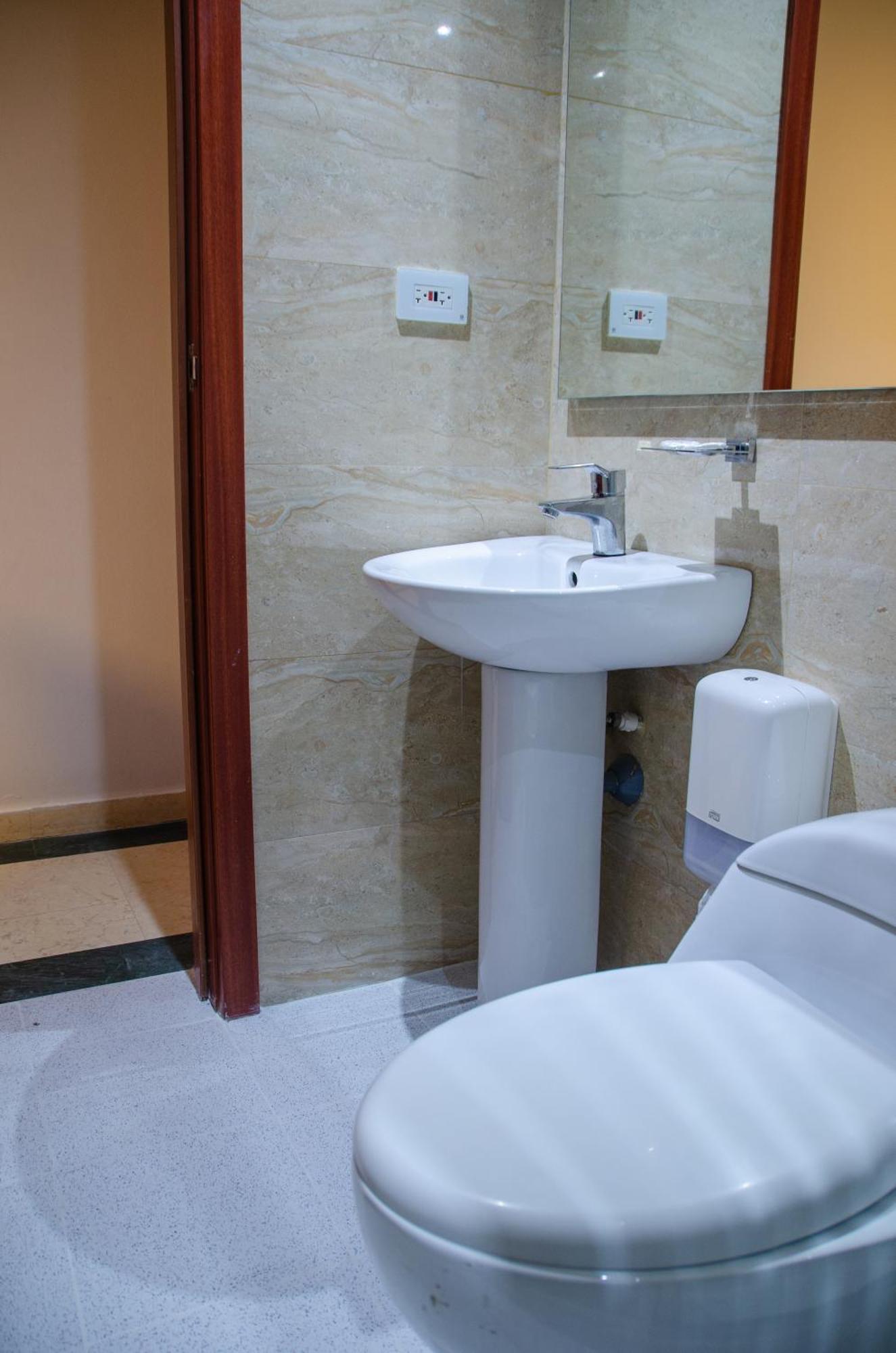 Hotel Byhours Las Americas (Adults Only) Bogota Exterior photo